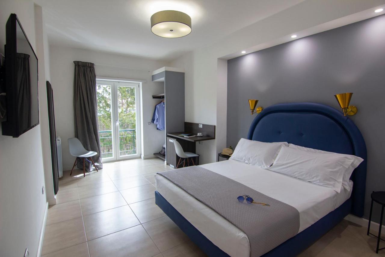 Mako Sorrento Suites Exterior foto